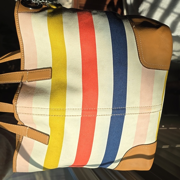 Coach Hadley Tote - Picture 2 of 14